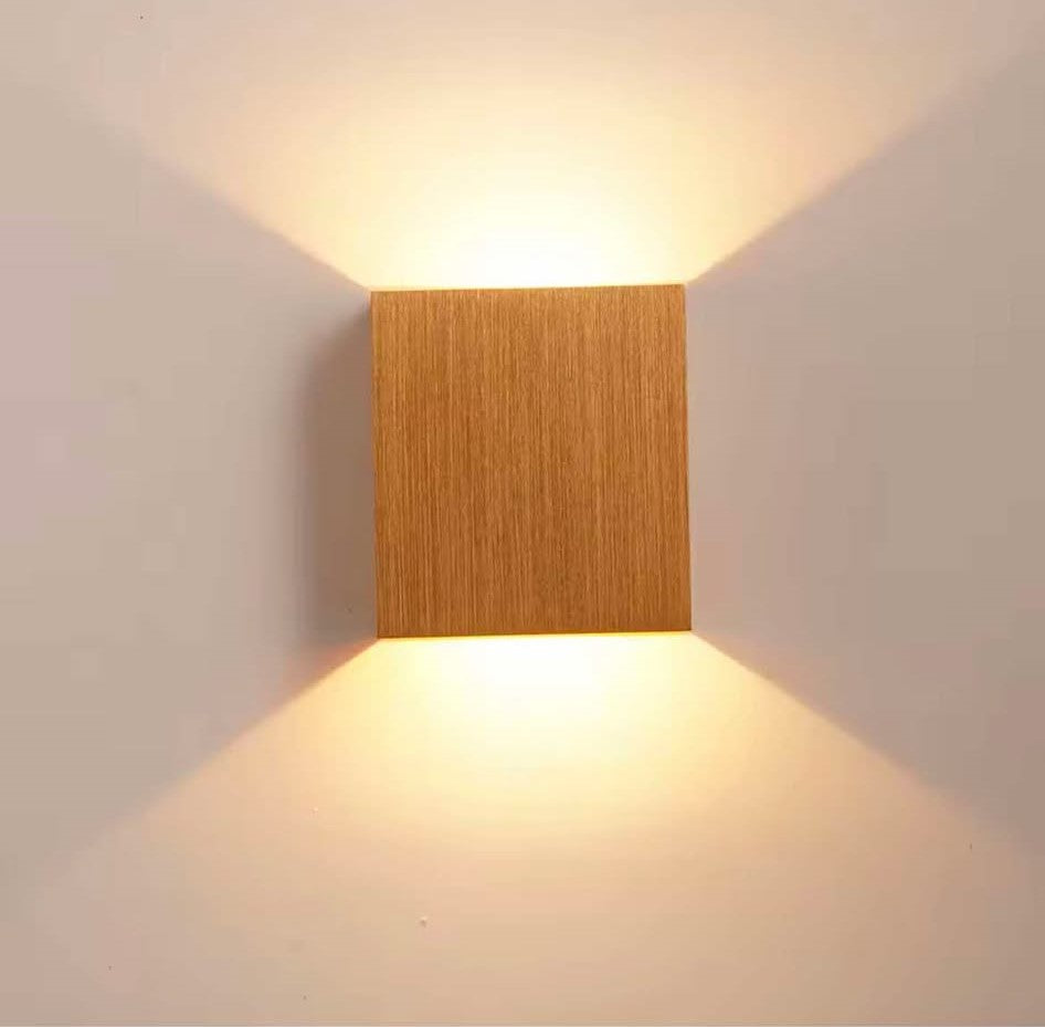 applique-murale-led-en-or